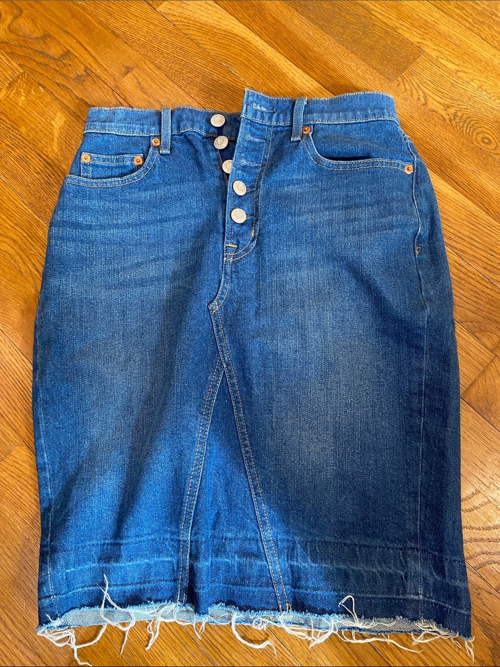 GAP Button-Front Denim Skirt in Blue, size 26